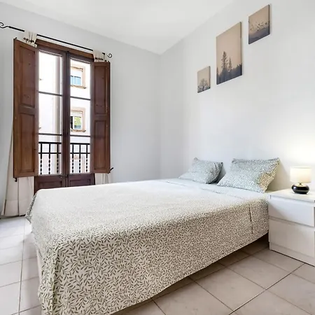 Rustica, Centrica & Agradable Bed & Breakfast *